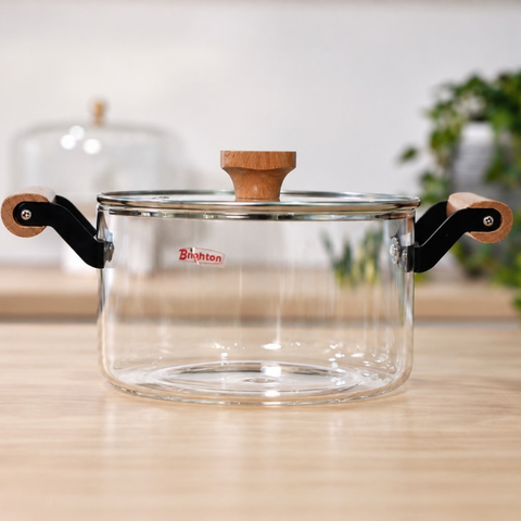Clear Pyrex Pot with Soft Wood Handles | 2.5 L
