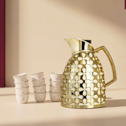 Andalus dallah with a set of 12 Zaha-model coffee cups